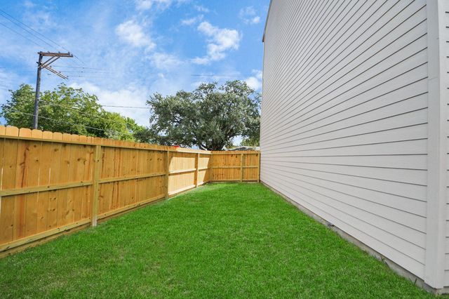 322 E 35 Th Street, Houston, TX 77018