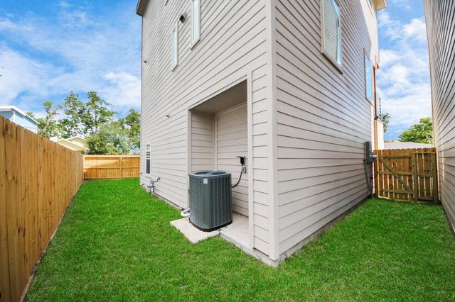 322 E 35 Th Street, Houston, TX 77018