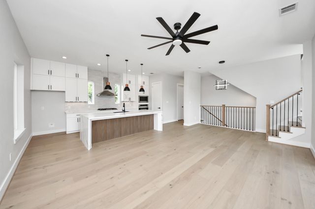 322 E 35 Th Street, Houston, TX 77018