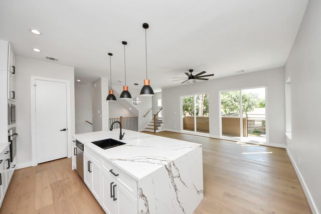 322 E 35 Th Street, Houston, TX 77018