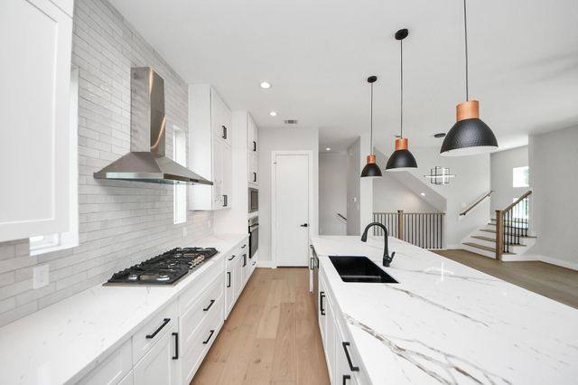 322 E 35 Th Street, Houston, TX 77018