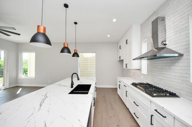 322 E 35 Th Street, Houston, TX 77018