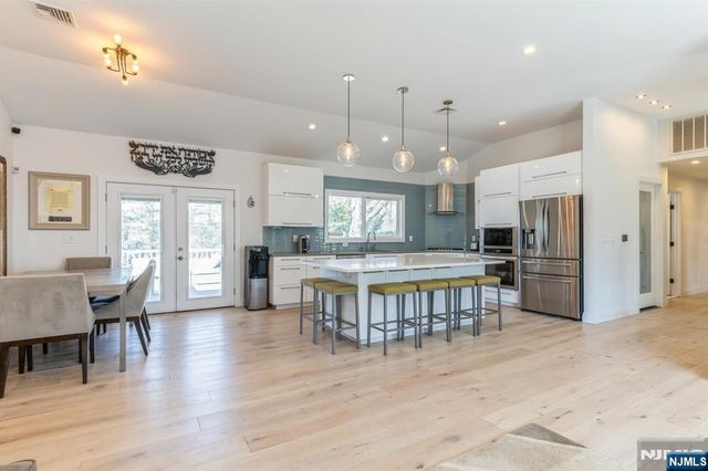 37 New Street, Cresskill, NJ 07626