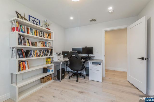 37 New Street, Cresskill, NJ 07626