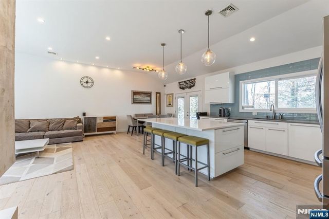 37 New Street, Cresskill, NJ 07626