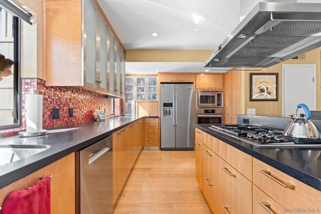 7962 Caminito Del Cid, La Jolla, CA 92037