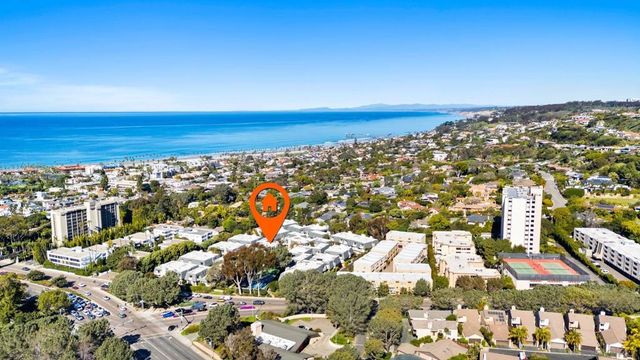 7962 Caminito Del Cid, La Jolla, CA 92037