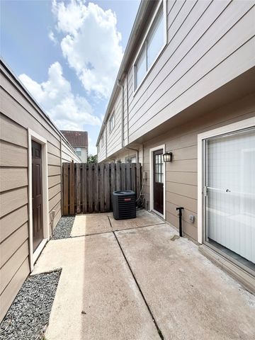 1495 Springrock Lane, Houston, TX 77055