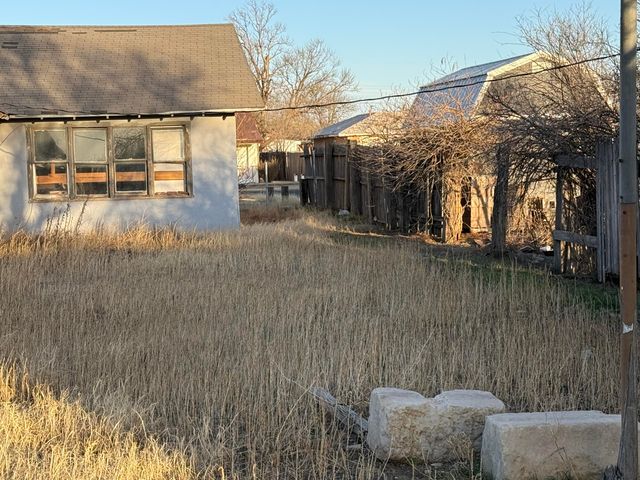 615 S 13th Street, Slaton, TX 79364