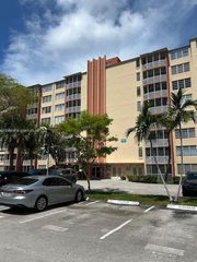 1780 NE 191st St 809-2, Miami, FL 33179