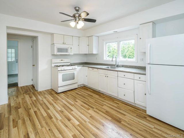 3 Smull Place First Floor, Port Washington, NY 11050