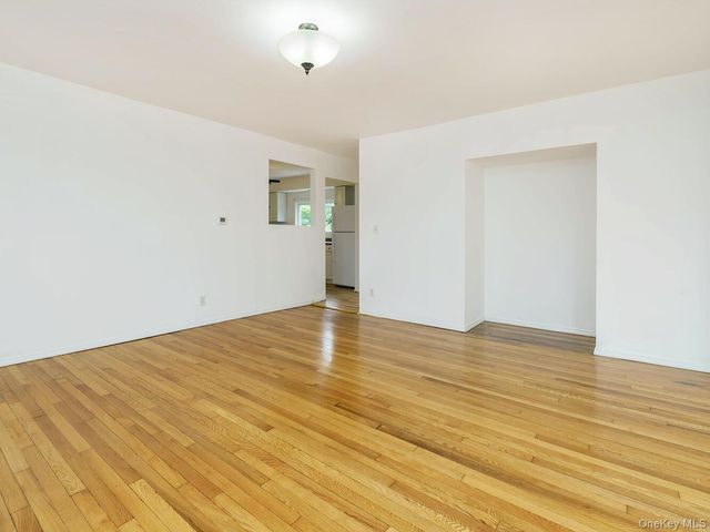 3 Smull Place First Floor, Port Washington, NY 11050