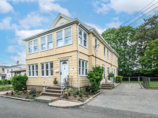 3 Smull Place First Floor, Port Washington, NY 11050