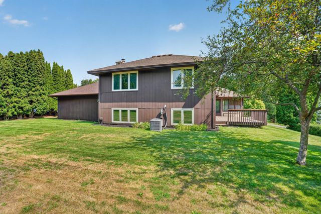 21 Carriage Lane, Burnsville, MN 55306