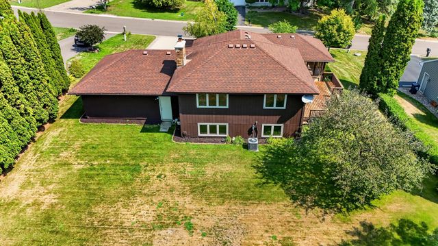 21 Carriage Lane, Burnsville, MN 55306