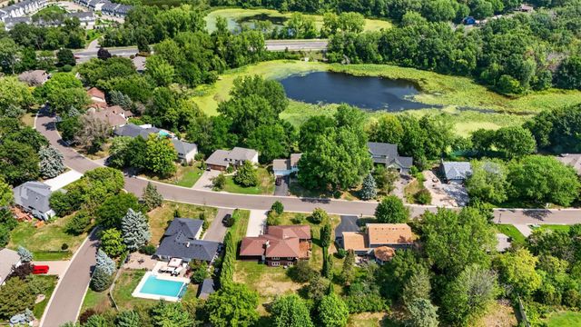 21 Carriage Lane, Burnsville, MN 55306