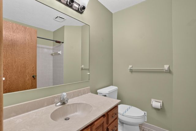 21 Carriage Lane, Burnsville, MN 55306