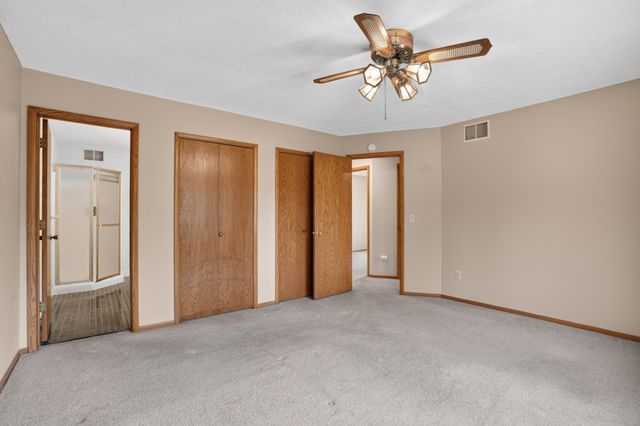 21 Carriage Lane, Burnsville, MN 55306