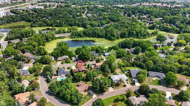 21 Carriage Lane, Burnsville, MN 55306