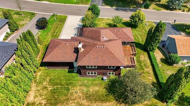 21 Carriage Lane, Burnsville, MN 55306