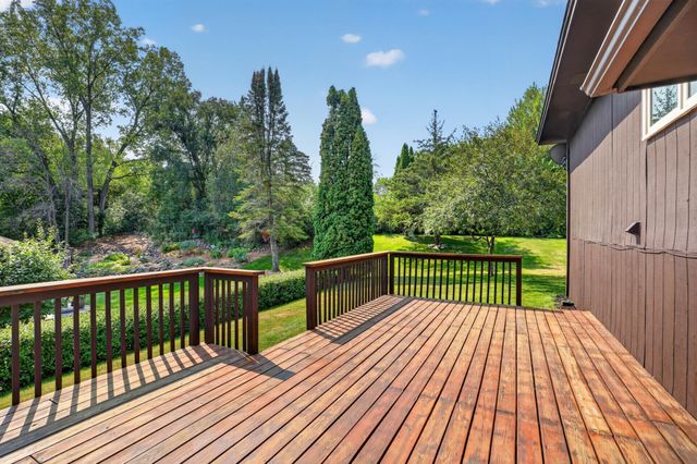 21 Carriage Lane, Burnsville, MN 55306