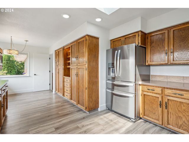18908 Ne 65TH St, Vancouver, WA 98682