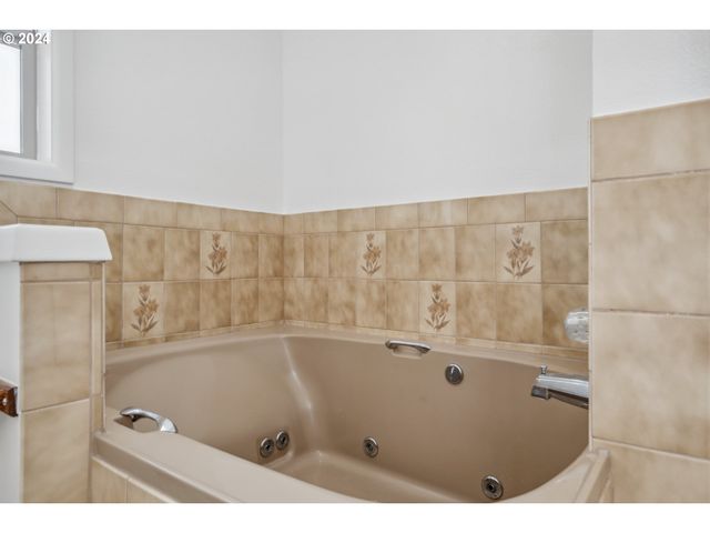 18908 Ne 65TH St, Vancouver, WA 98682