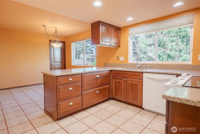 8017 47th Place W, Mukilteo, WA 98275