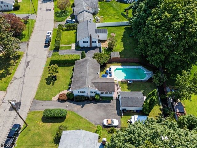22 Carol Dr, Roxbury Twp., NJ 07876