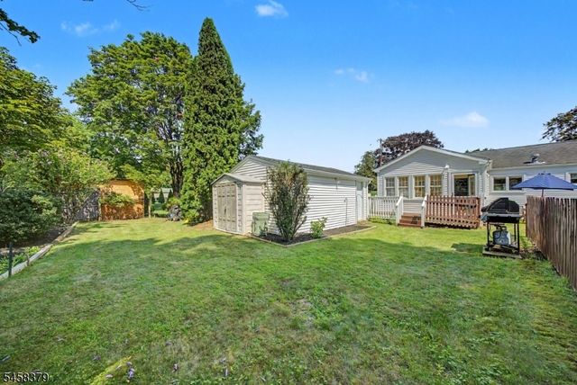 22 Carol Dr, Roxbury Twp., NJ 07876
