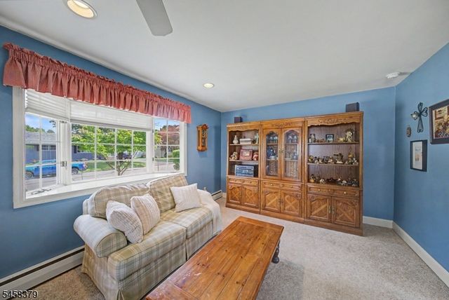 22 Carol Dr, Roxbury Twp., NJ 07876