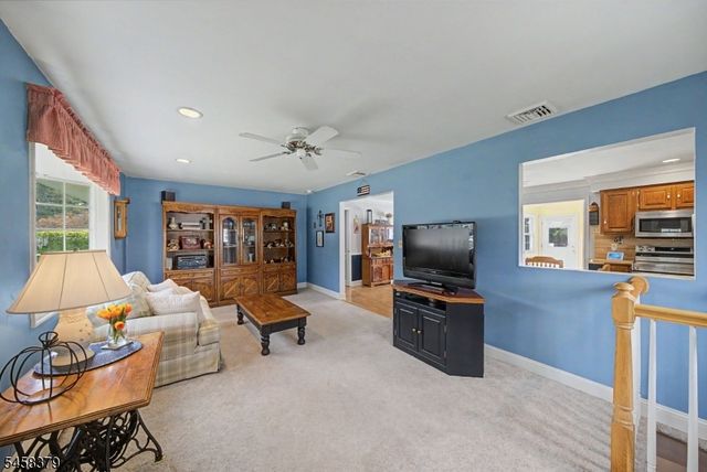 22 Carol Dr, Roxbury Twp., NJ 07876