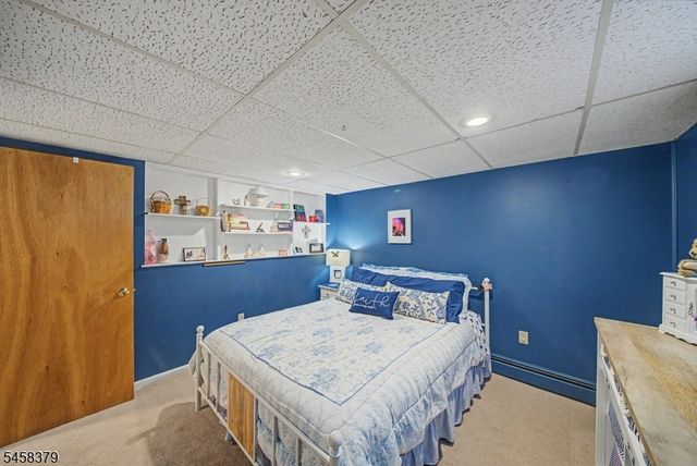 22 Carol Dr, Roxbury Twp., NJ 07876