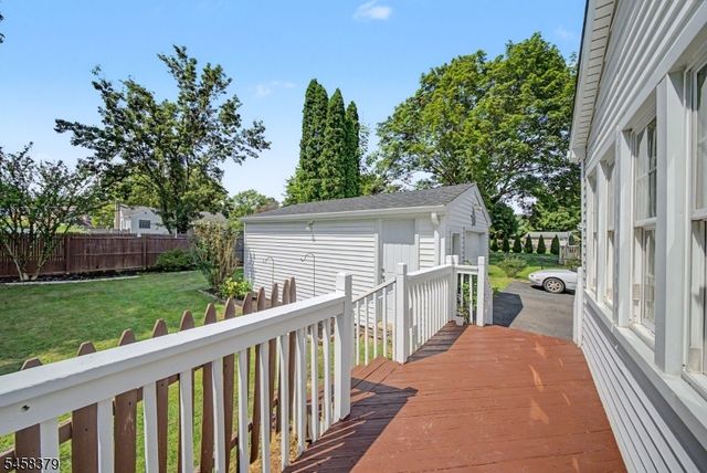 22 Carol Dr, Roxbury Twp., NJ 07876