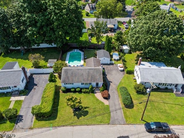 22 Carol Dr, Roxbury Twp., NJ 07876