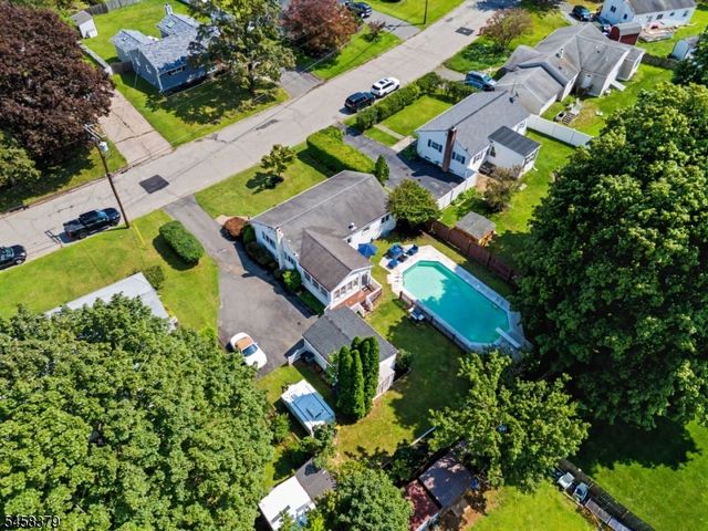 22 Carol Dr, Roxbury Twp., NJ 07876