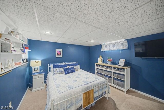 22 Carol Dr, Roxbury Twp., NJ 07876