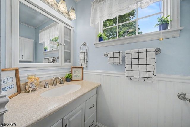 22 Carol Dr, Roxbury Twp., NJ 07876