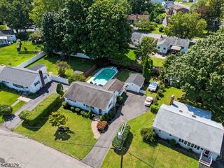 22 Carol Dr, Roxbury Twp., NJ 07876