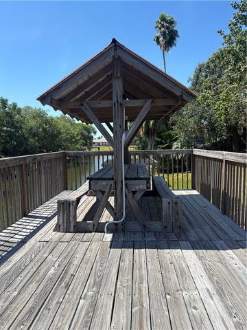 3405 Tahiti Dr, Corpus Christi, TX 78418