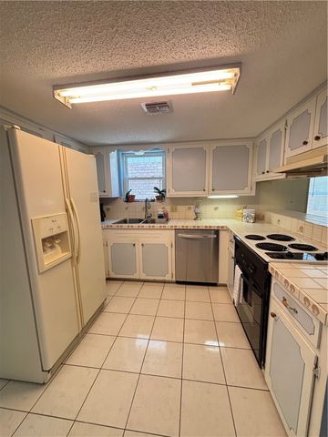 3405 Tahiti Dr, Corpus Christi, TX 78418
