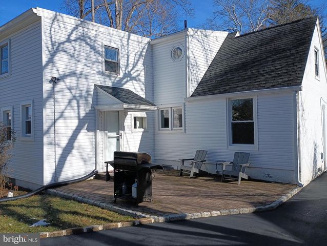 24 SCOTT AVE, Princeton Junction, NJ 08550