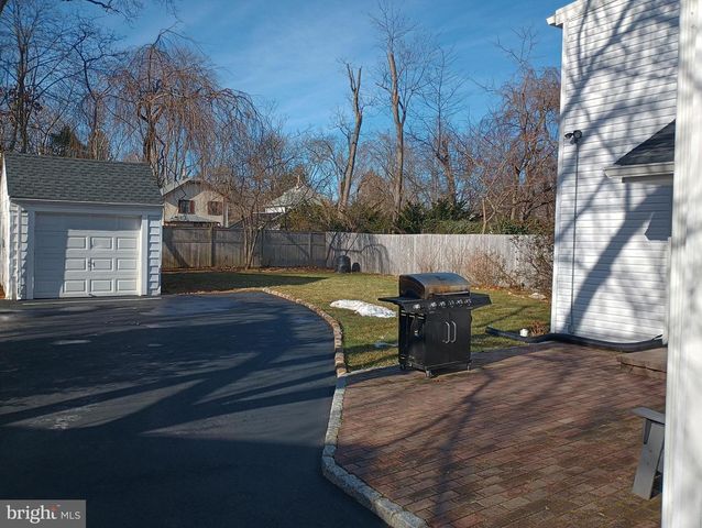 24 SCOTT AVE, Princeton Junction, NJ 08550