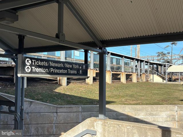 24 SCOTT AVE, Princeton Junction, NJ 08550