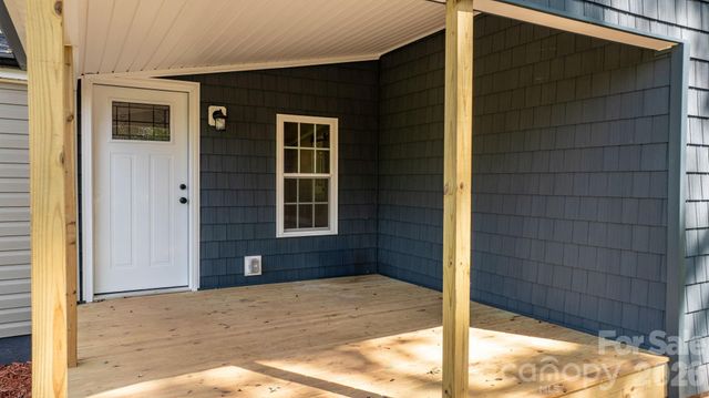 160 Green Street, Rutherford College, NC 28612