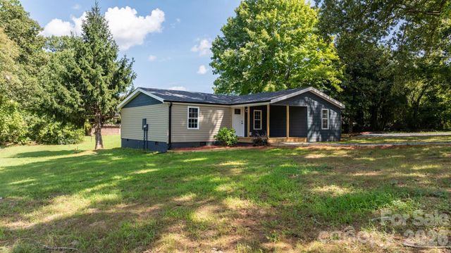160 Green Street, Rutherford College, NC 28612