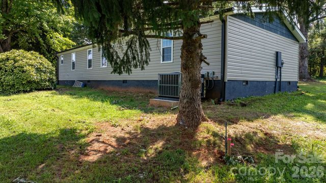 160 Green Street, Rutherford College, NC 28612