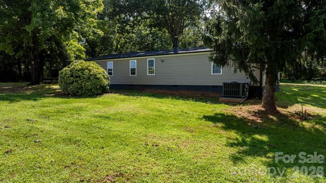 160 Green Street, Rutherford College, NC 28612