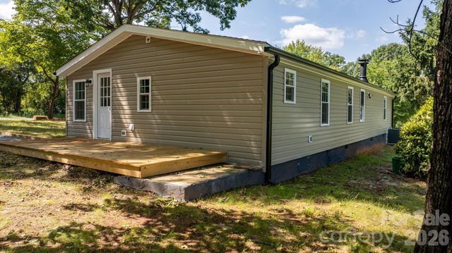 160 Green Street, Rutherford College, NC 28612