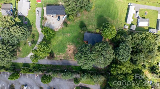 160 Green Street, Rutherford College, NC 28612